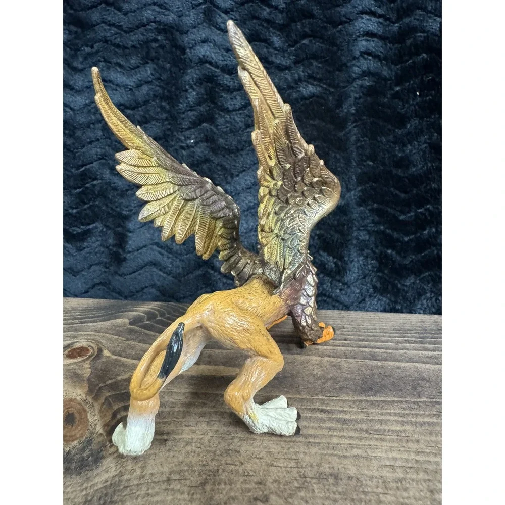 2007 Safari Ltd Griffin Gryphon Figurine Winged Eagle Lion Fantasy Mythical 4.5